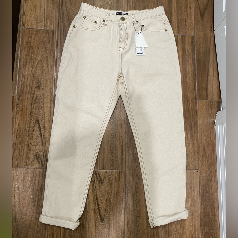 Boohoo Beige/Off-white Mom Jeans with Contrast Stitching